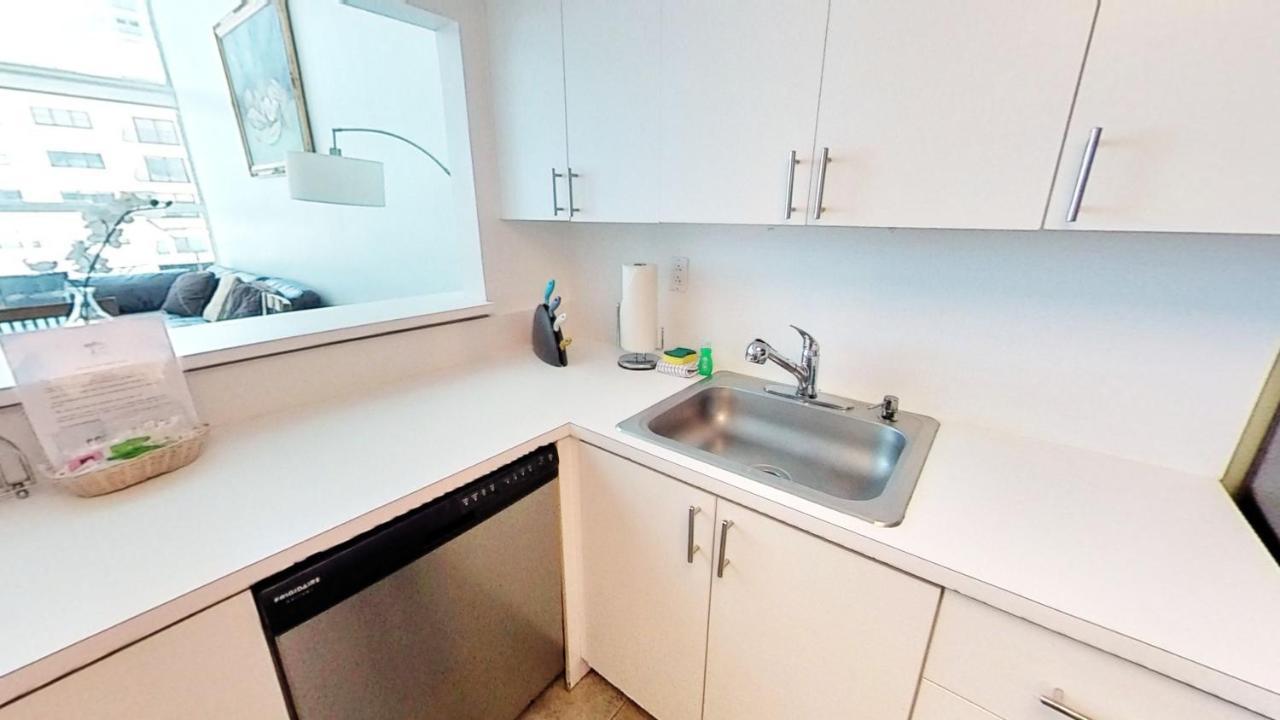 Castle M16 Oceanview Loft With Beach Access, Pool, Tennis And Free Parking! 마이애미 비치 외부 사진