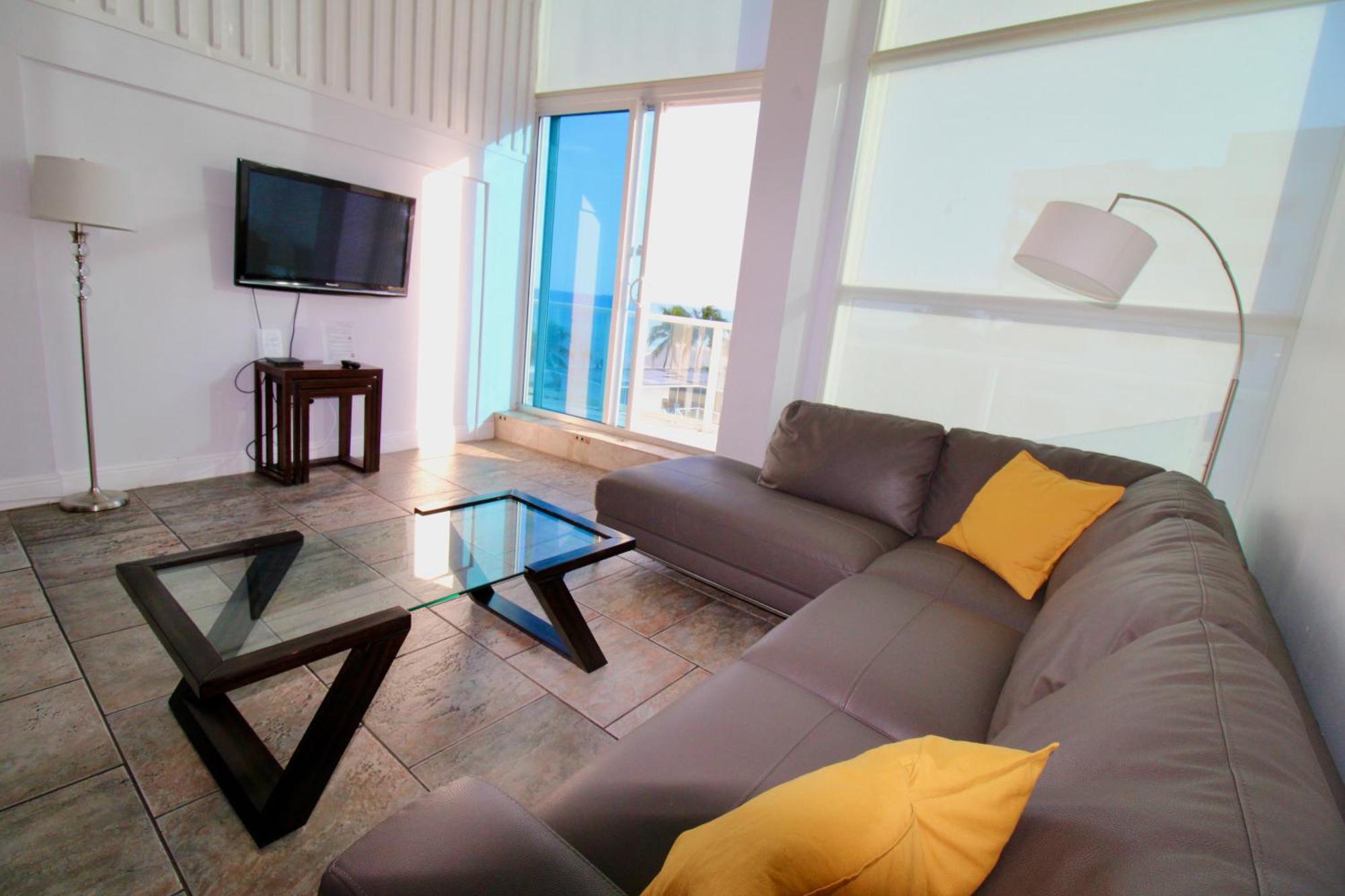 Castle M16 Oceanview Loft With Beach Access, Pool, Tennis And Free Parking! 마이애미 비치 외부 사진