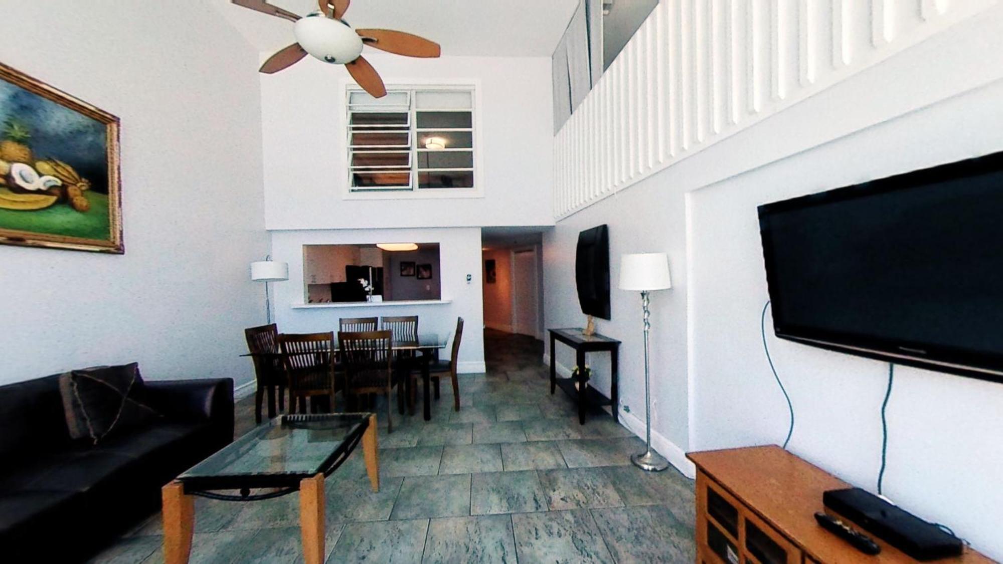 Castle M16 Oceanview Loft With Beach Access, Pool, Tennis And Free Parking! 마이애미 비치 객실 사진