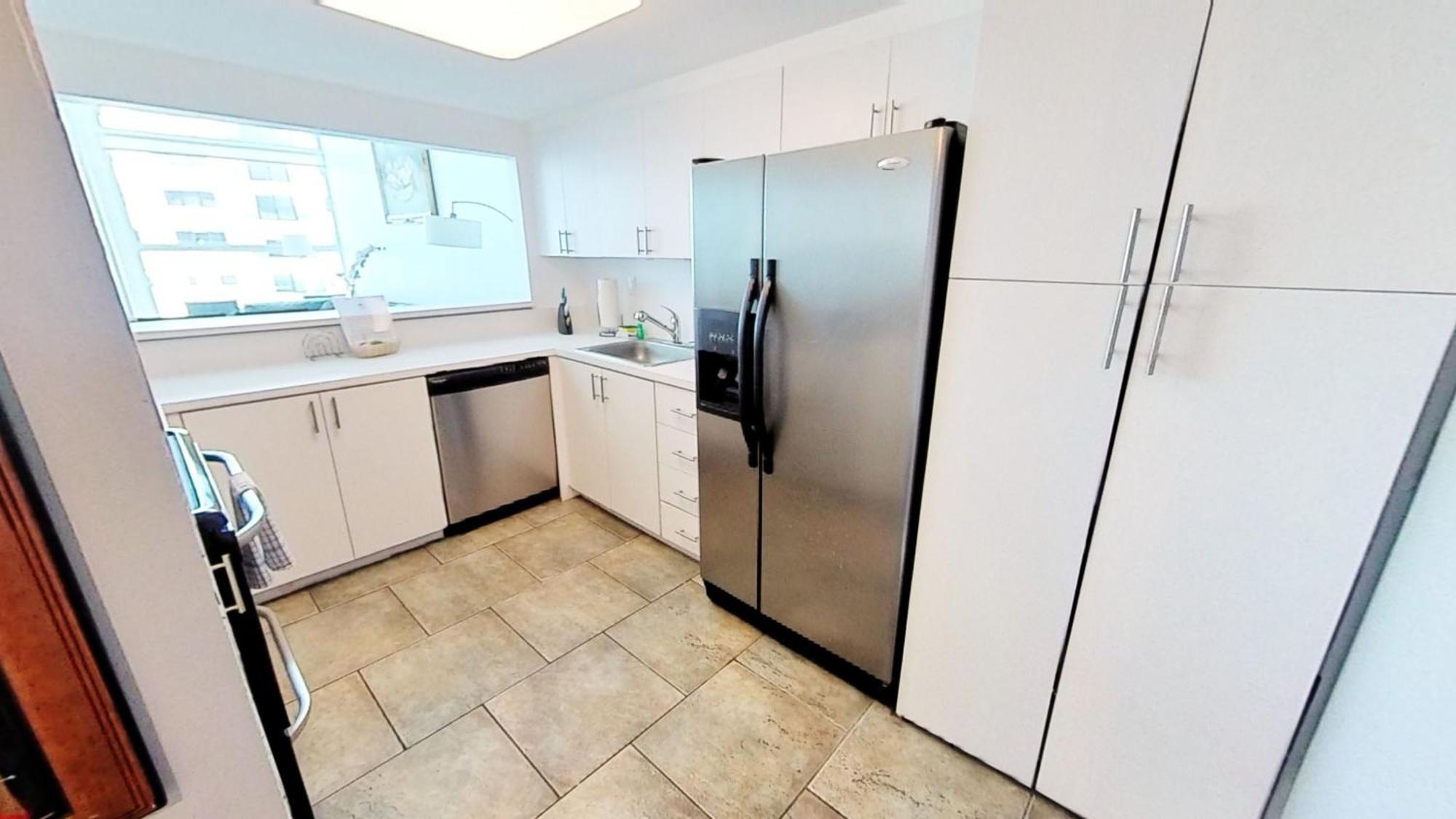 Castle M16 Oceanview Loft With Beach Access, Pool, Tennis And Free Parking! 마이애미 비치 객실 사진