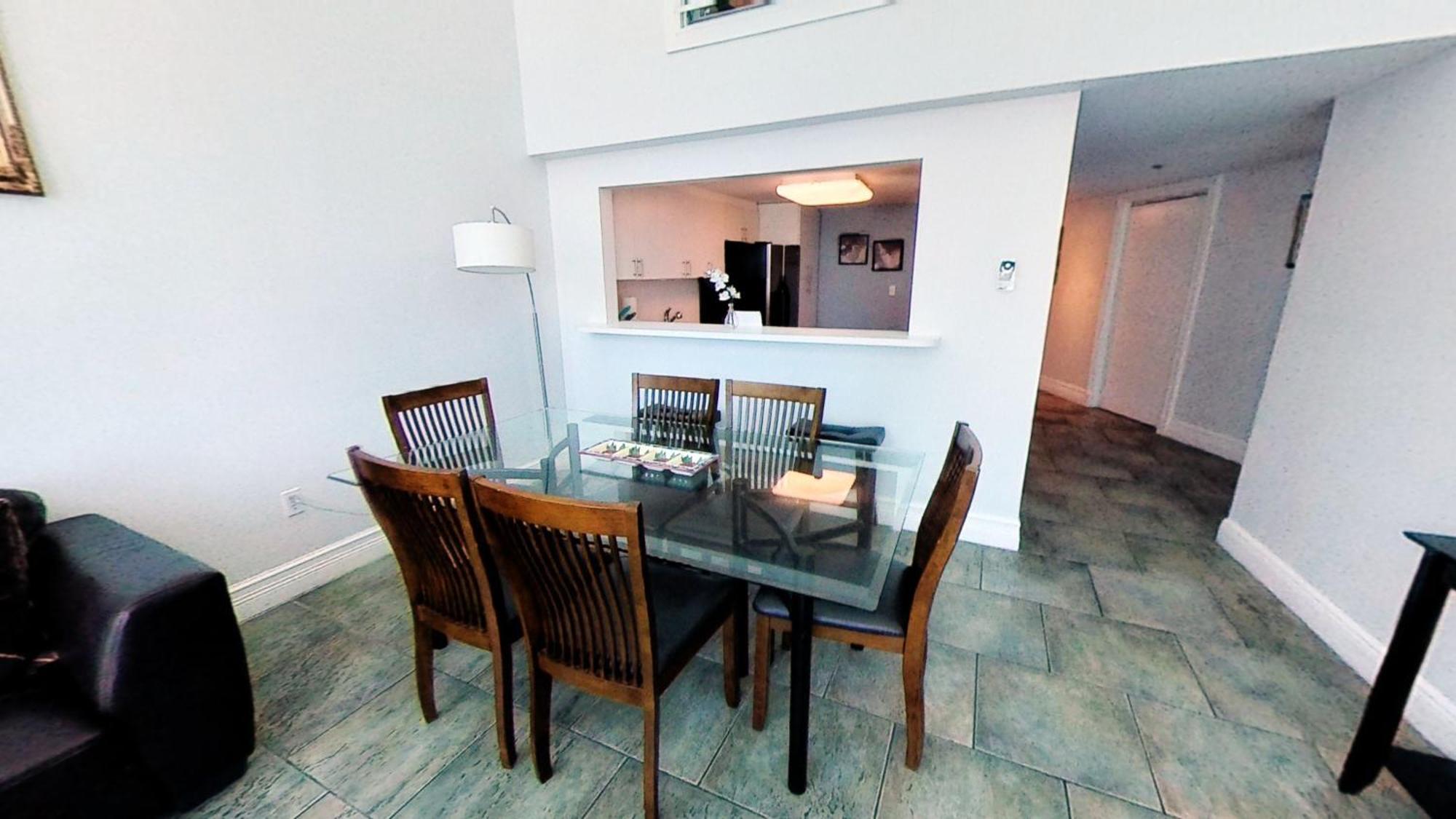 Castle M16 Oceanview Loft With Beach Access, Pool, Tennis And Free Parking! 마이애미 비치 객실 사진